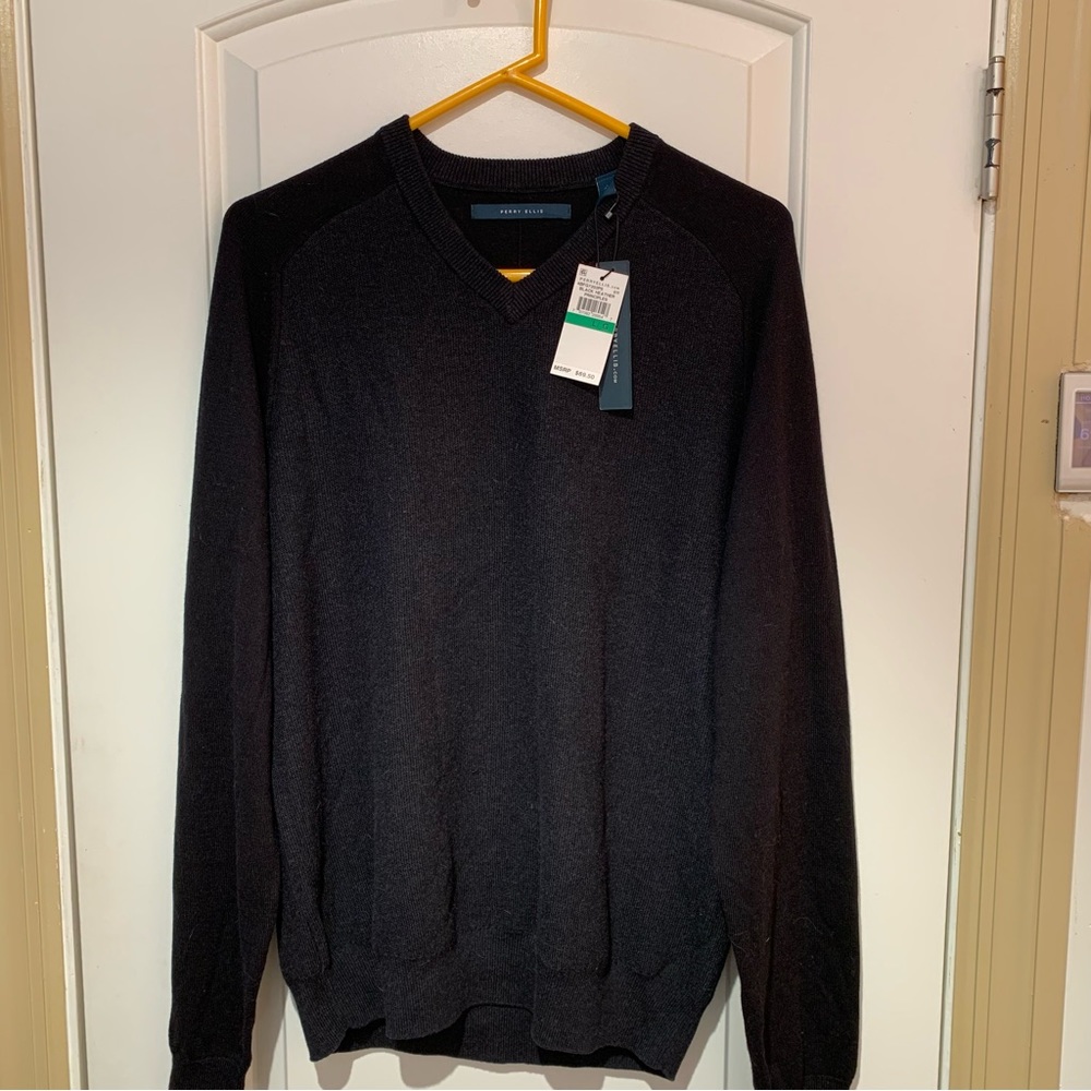 PERRY ELLIS. NWT. Black Knit Sweater/Cardigan. V-Neck. Size L. Black Hea…